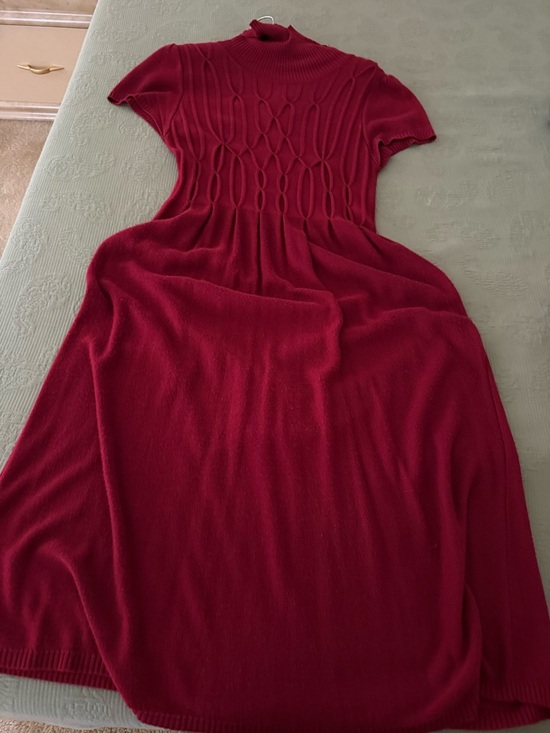 Dresses & Skirts - Women’s Red Short-Sleeve Knit Maxi Dress with Turtleneck